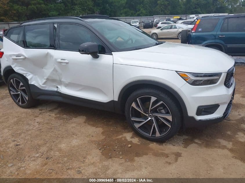 VOLVO XC40 YV4162UM5M2446955 | BidCars4U