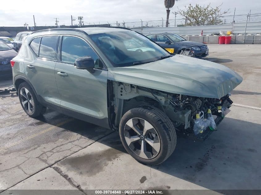 VOLVO XC40 YV4L12UX4P2966974 | BidCars4U